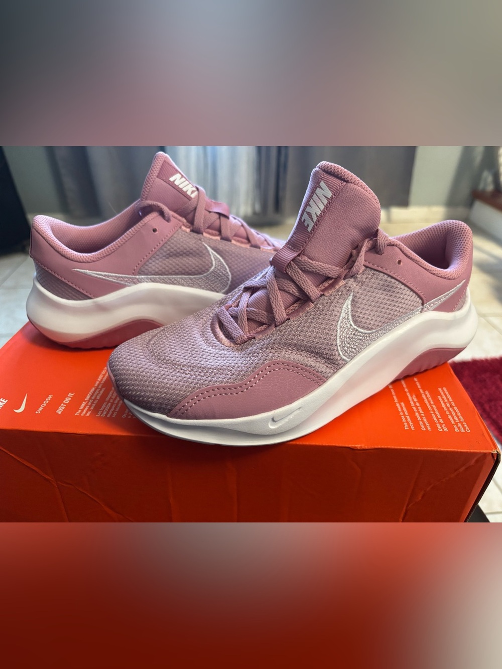 Nike Women's Rose Pink Legend W 7.5